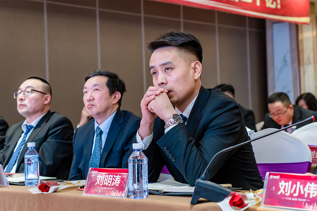 董事長、總經(jīng)理劉明濤