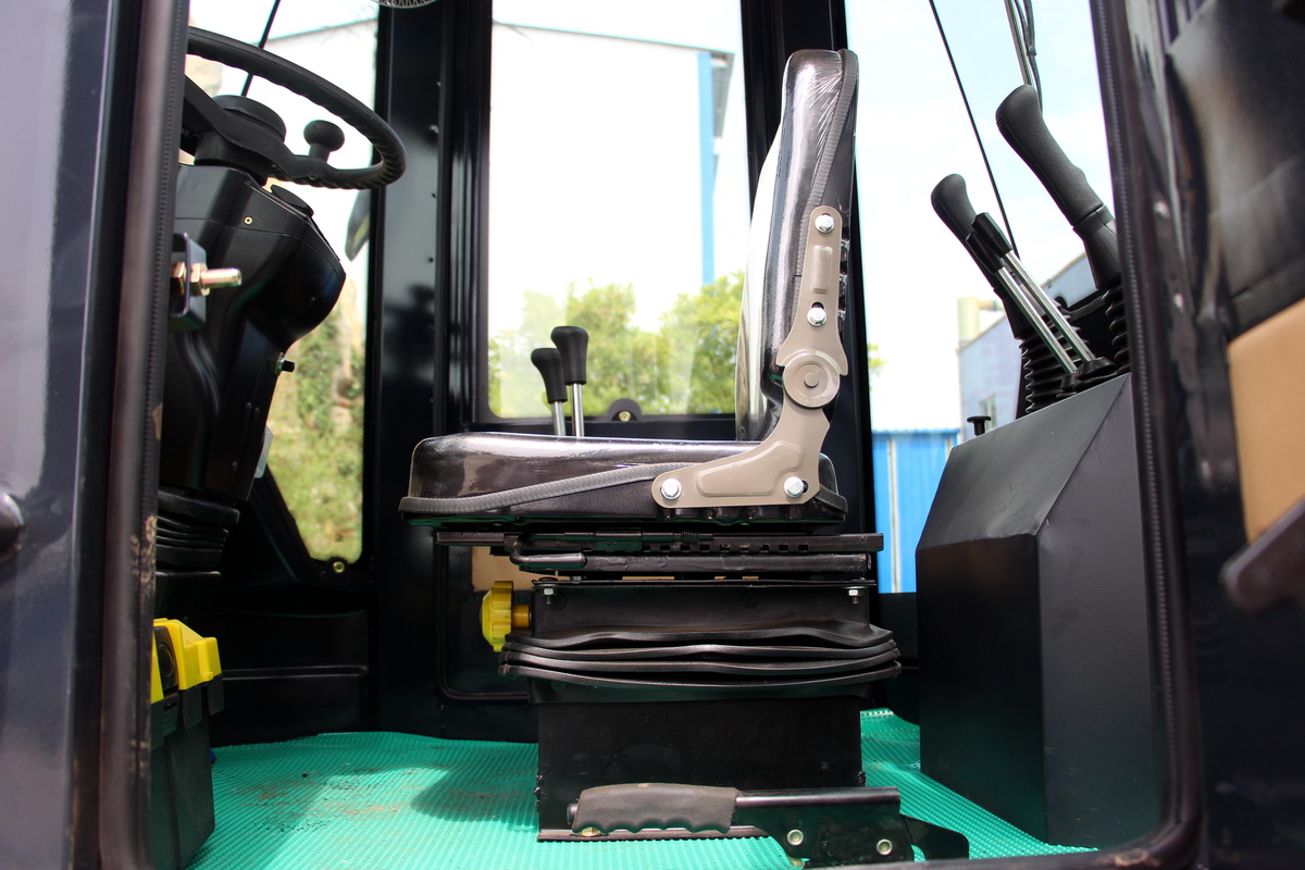 HW25-30挖掘裝載機