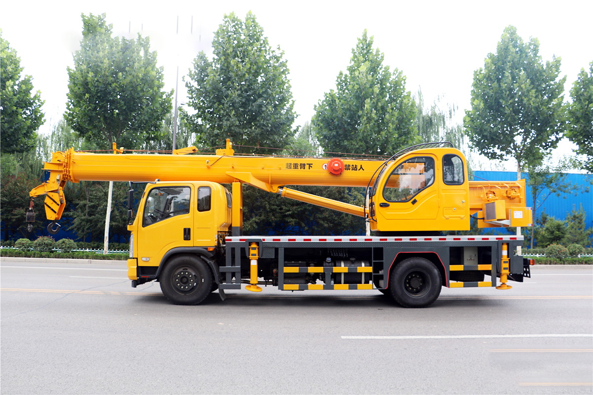 HWDFXC16T東風(fēng)4200汽車吊