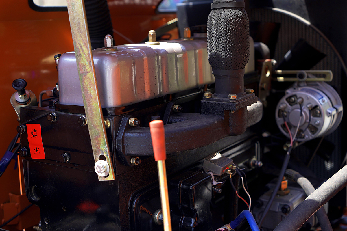 HW5000L履帶運(yùn)輸車(chē)