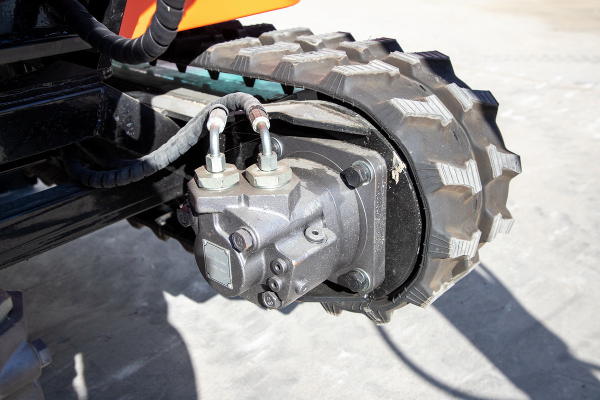 HW-15B小型挖掘機(jī)