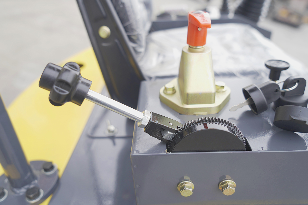 HW-16小型挖掘機(jī)