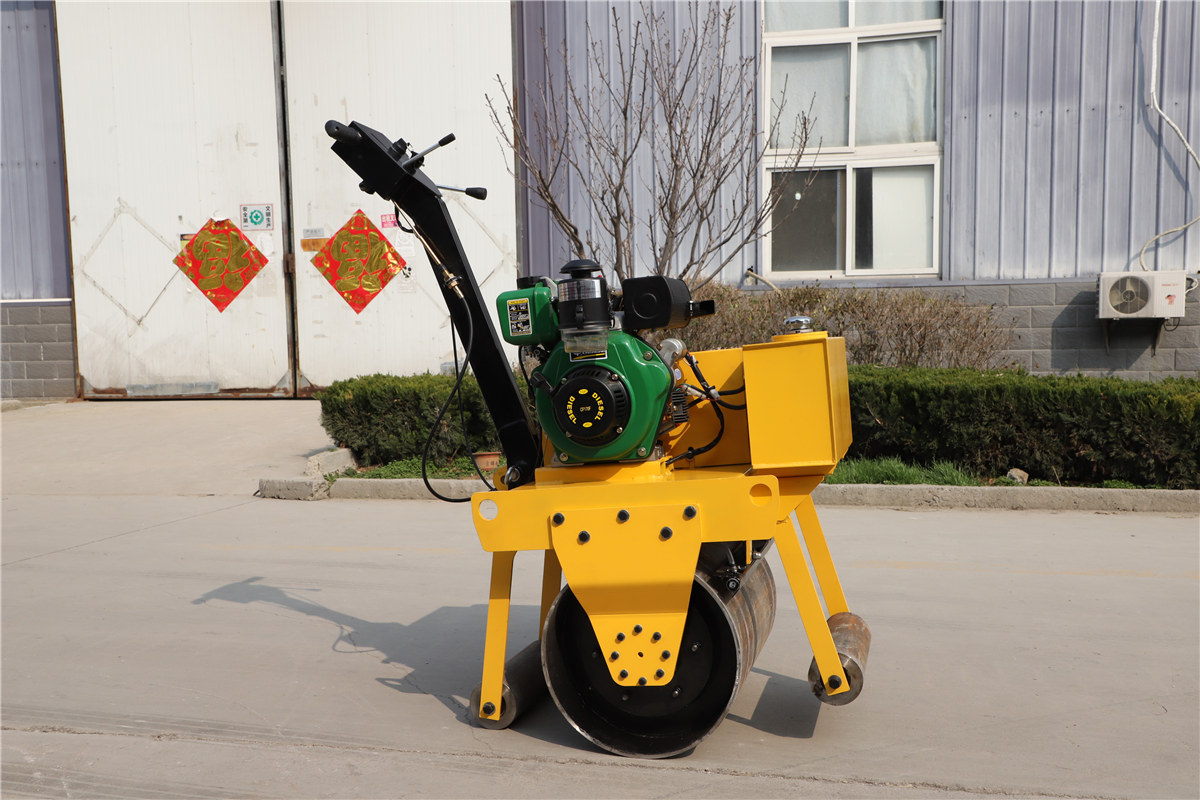 HW-700C單鋼輪手扶式壓路機